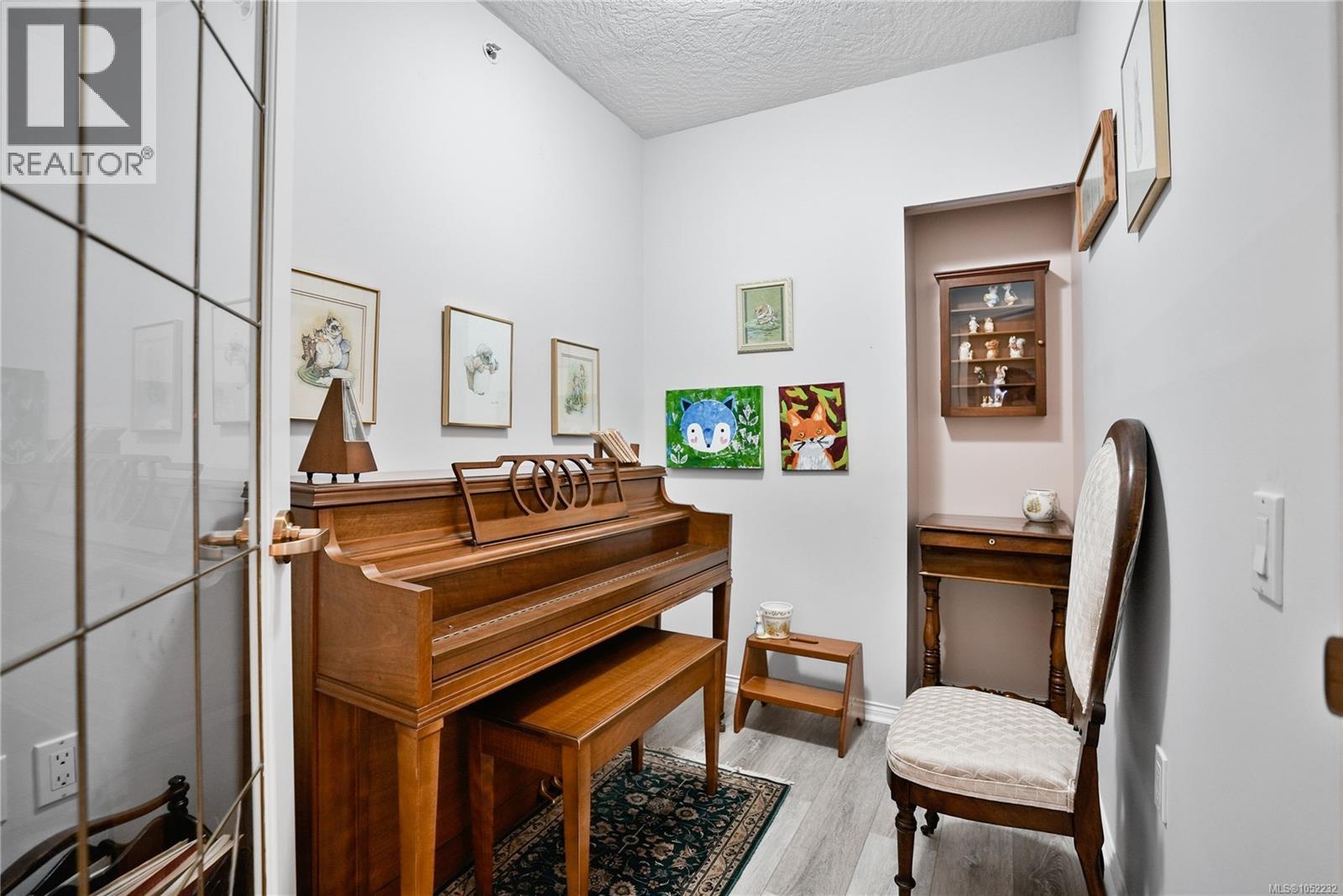 108 1521 Church Avenue, Saanich