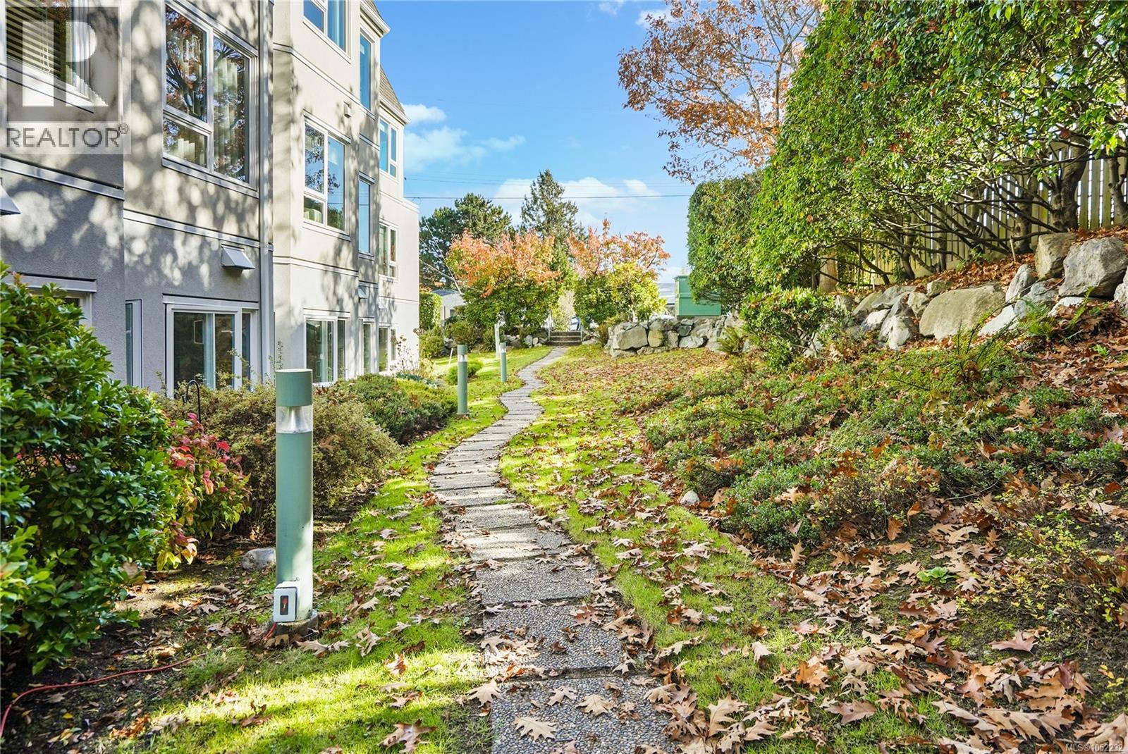 108 1521 Church Avenue, Saanich