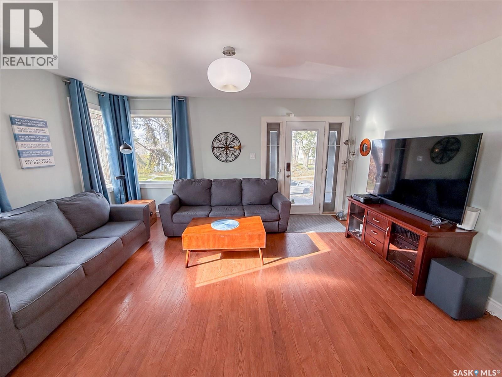 451 2nd AVENUE NW, Swift Current — photo 3
