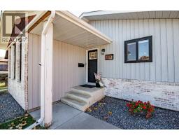 Kitchen - 112 Carroll Crescent, Red Deer, AB T4P2T5 Photo 6