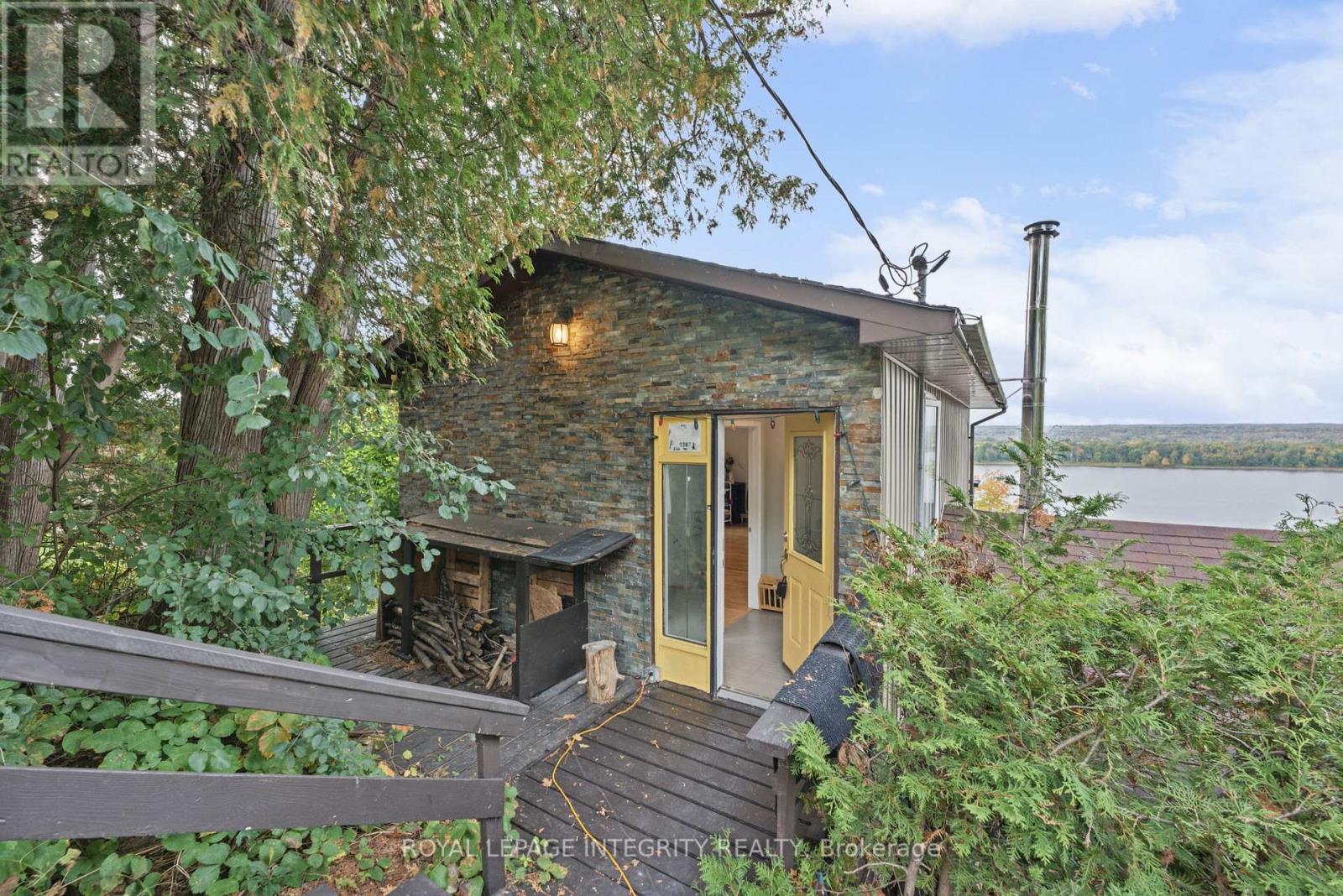1587 LILAC LANE - 16