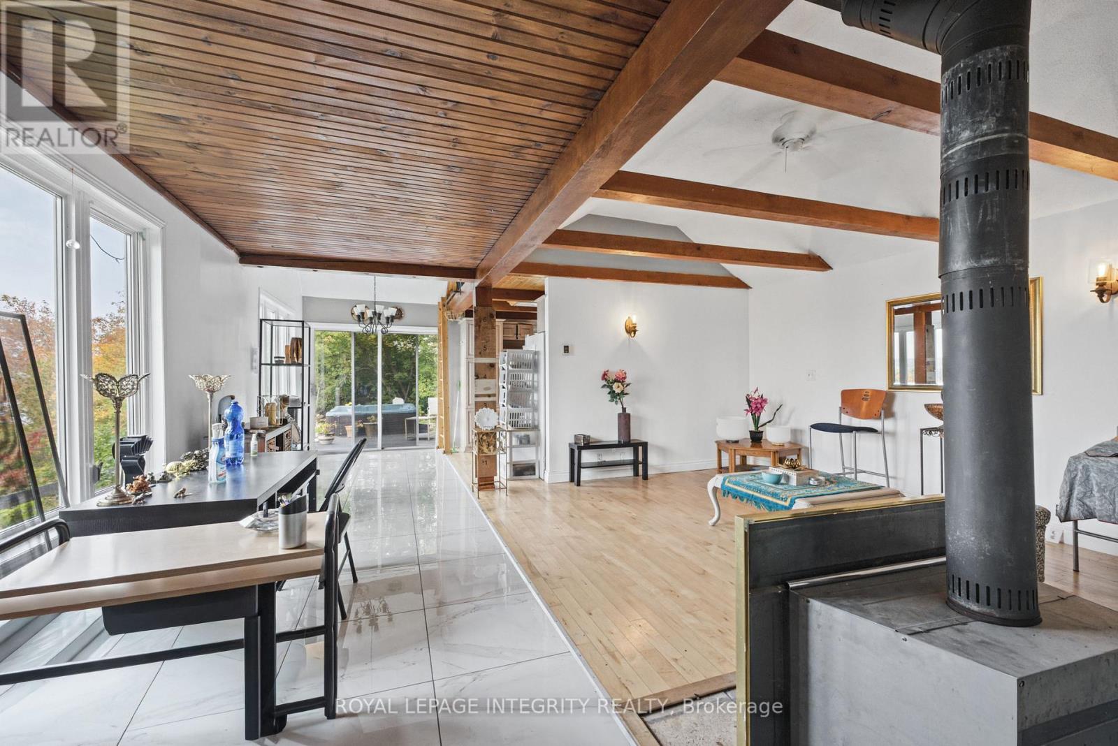 1587 LILAC LANE - 22