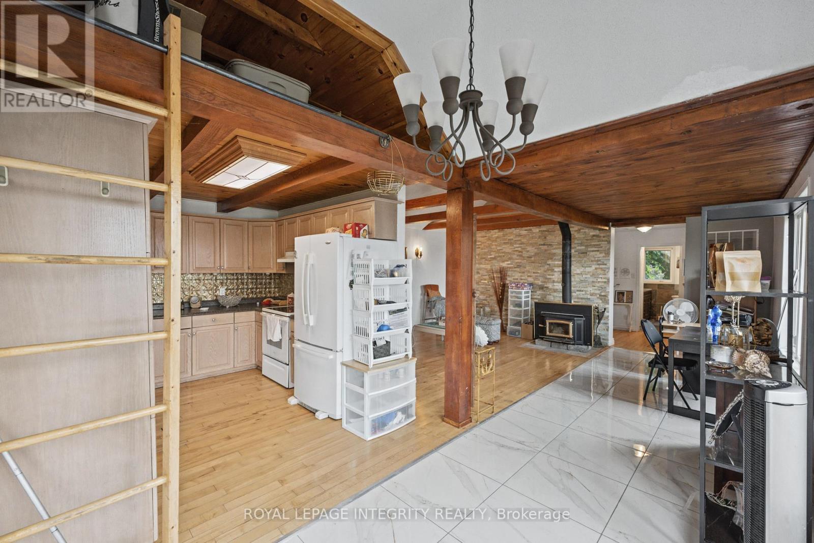 1587 LILAC LANE - 27