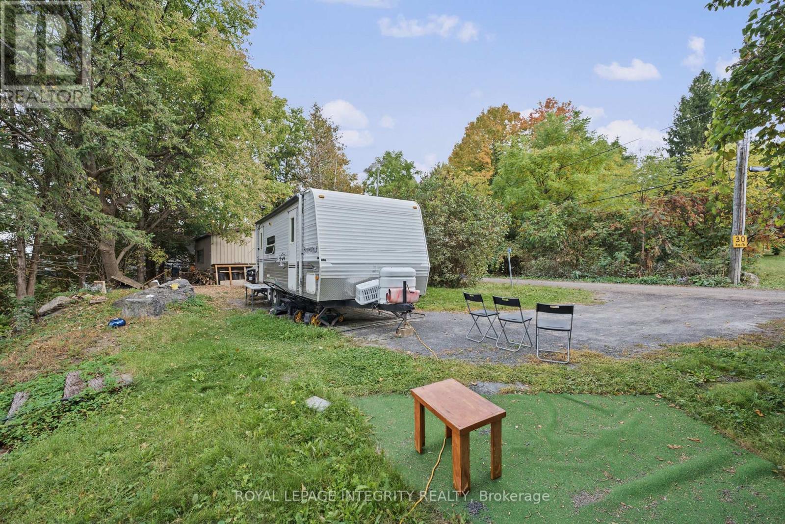 1587 LILAC LANE - 39