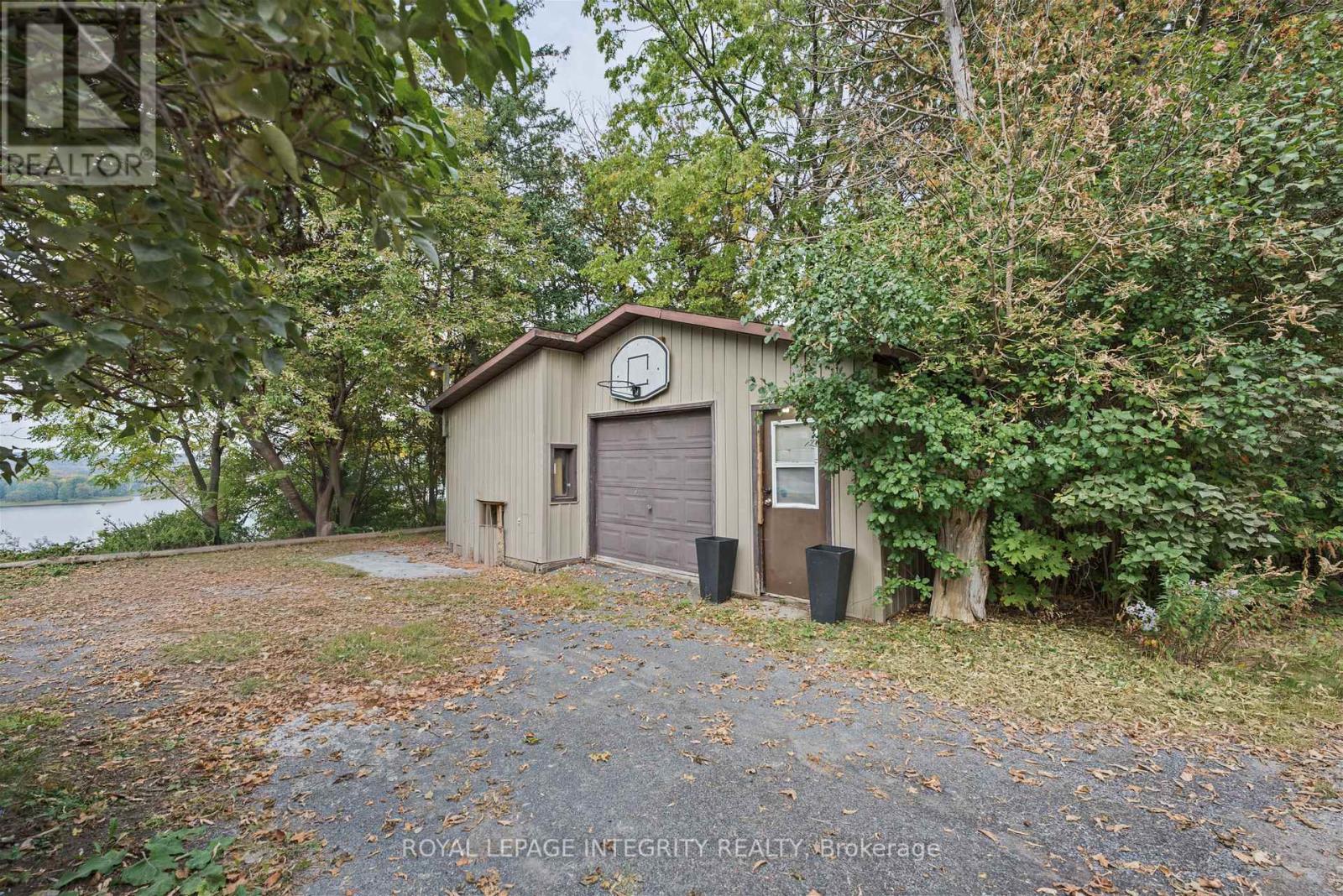 1587 LILAC LANE - 40