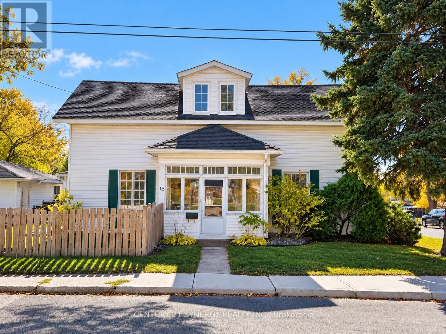 15 Strathcona photo 2