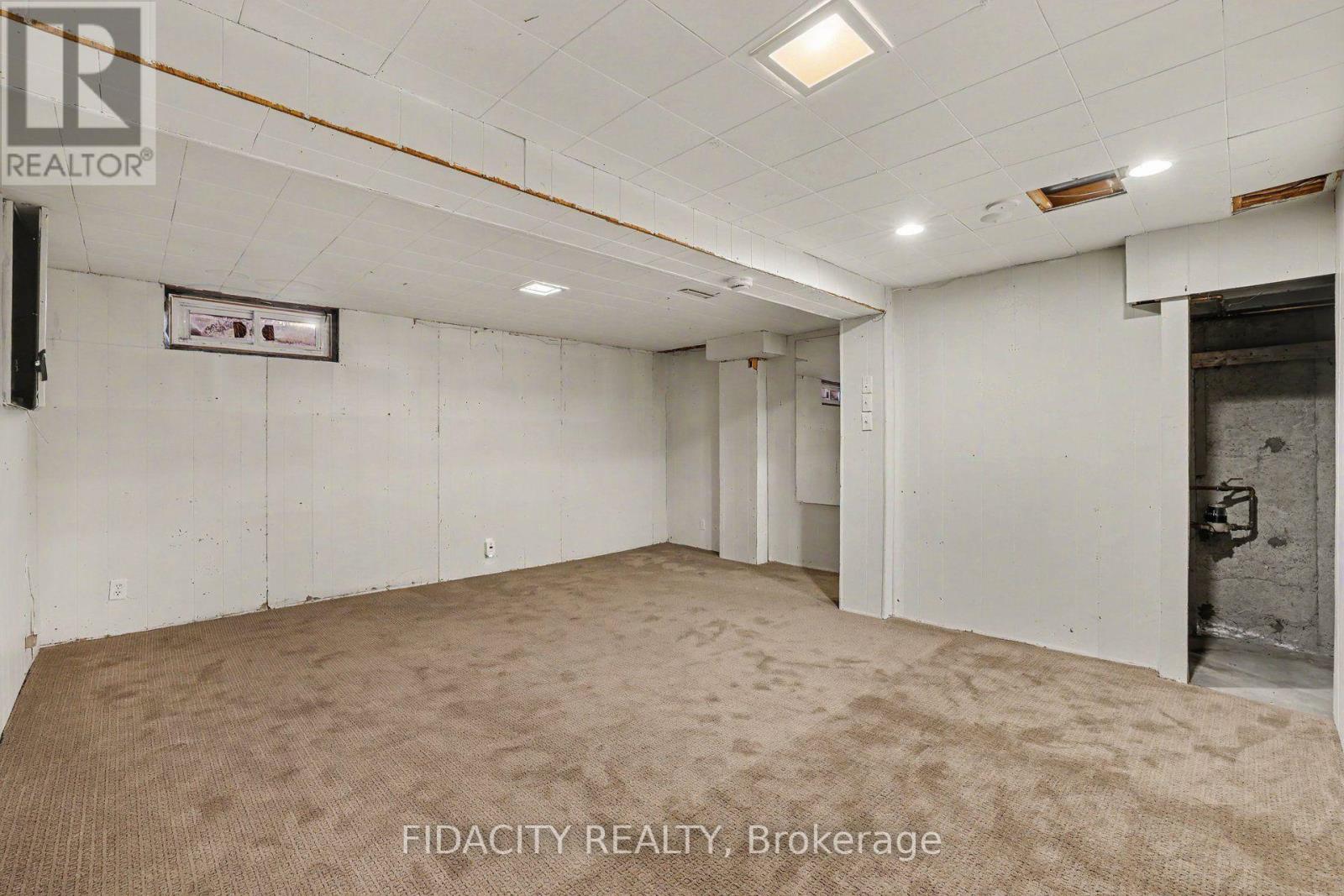 Commercial Properties for Sale in Ottawa – E – 44 FOXFIELD DRIVE – By Peter Sagos - Image 17