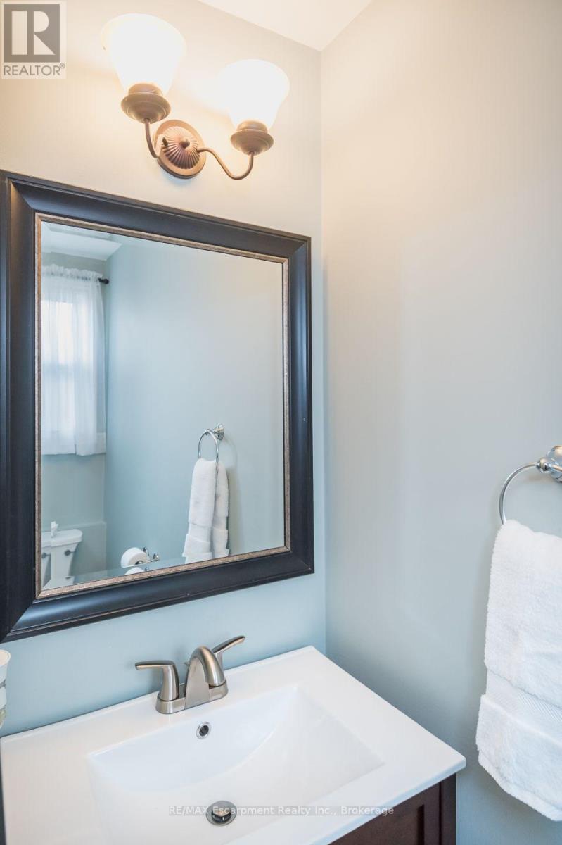 45 NISKA DRIVE - 15