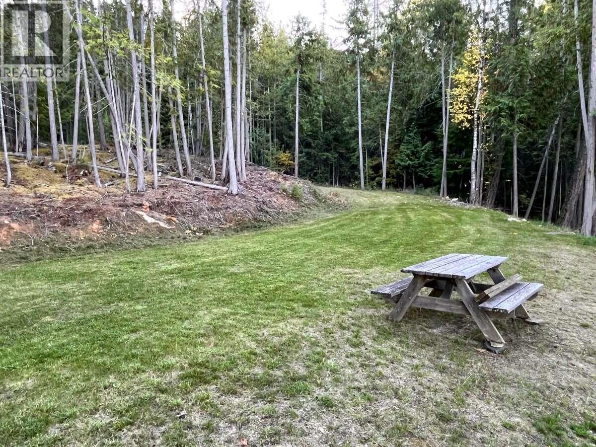 1087 Riondel Road - 9
