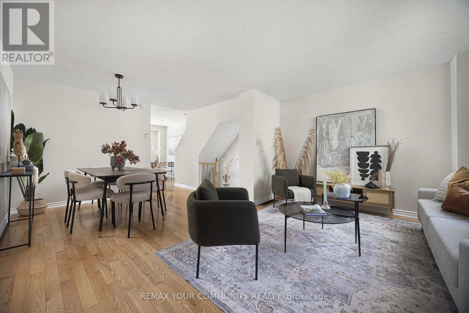 17 Portneuf Court, Toronto, ON photo 7