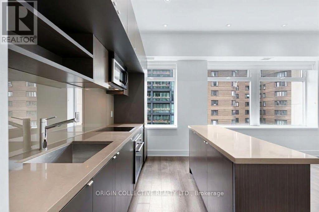 405- 111 St Clair Avenue West, Toronto, ON photo 10