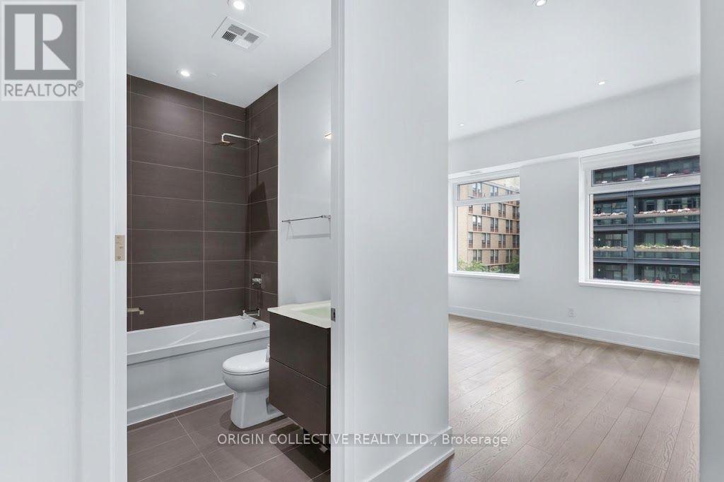 405- 111 St Clair Avenue West, Toronto, ON photo 16