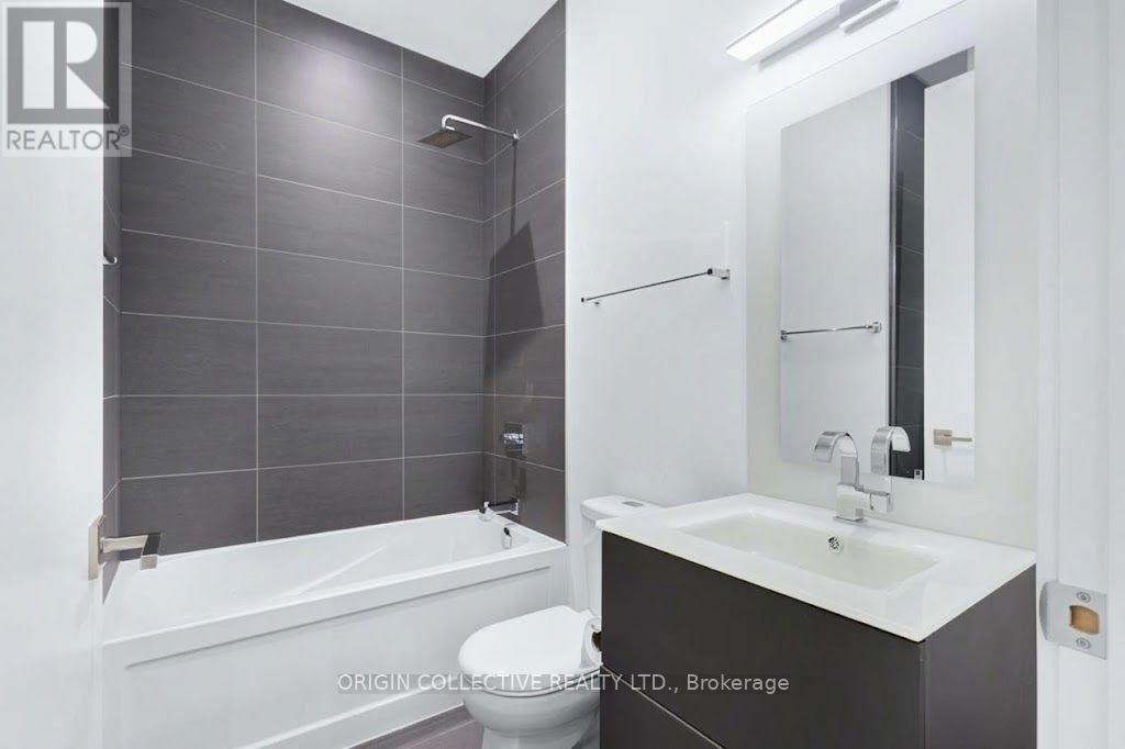 405- 111 St Clair Avenue West, Toronto, ON photo 17