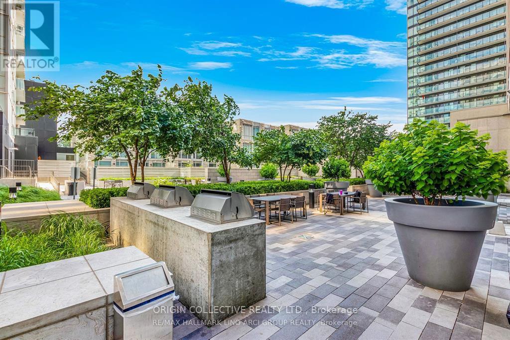 405- 111 St Clair Avenue West, Toronto, ON photo 30