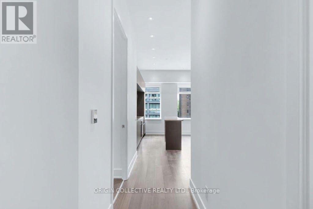 405- 111 St Clair Avenue West, Toronto, ON photo 6