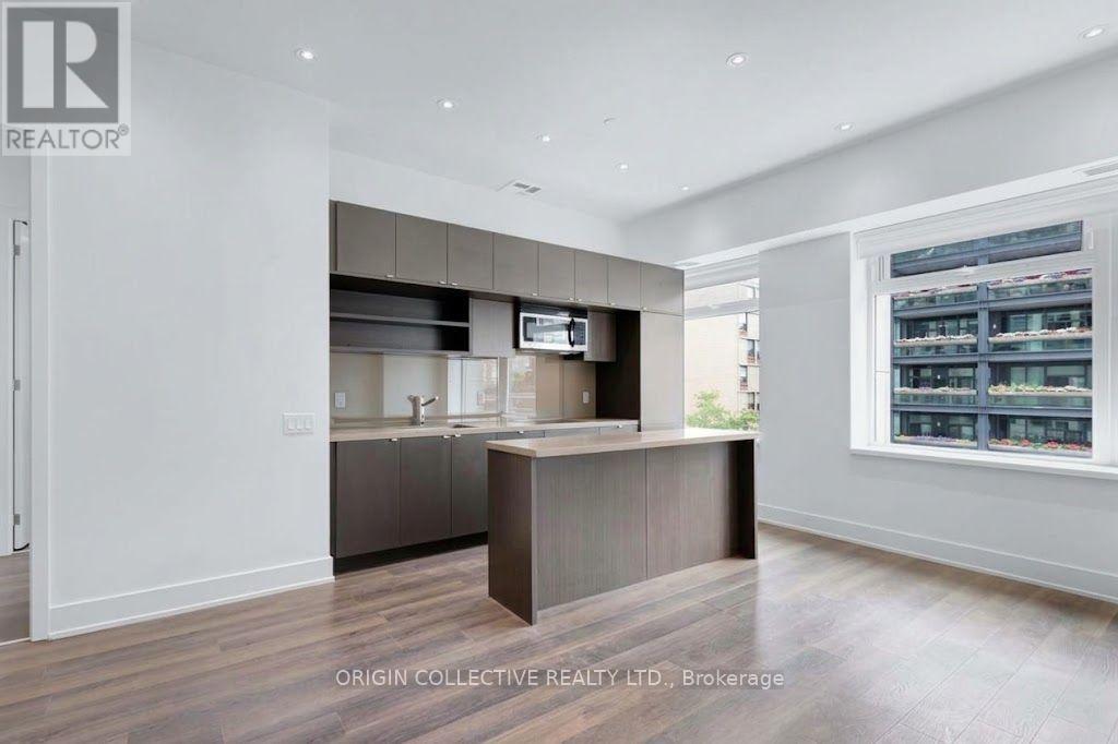 405- 111 St Clair Avenue West, Toronto, ON photo 8