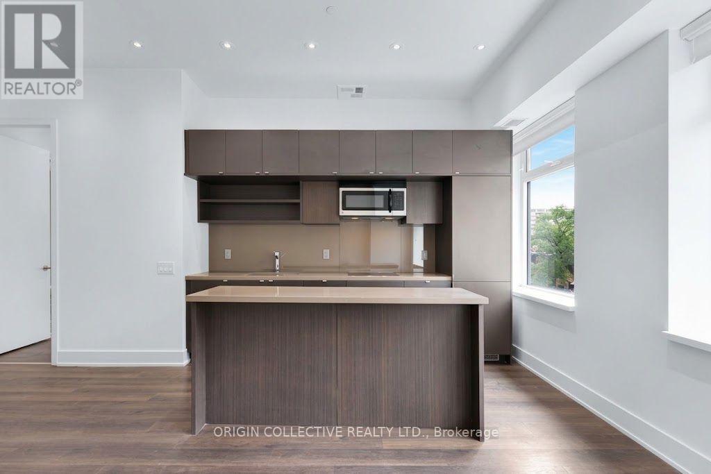 405- 111 St Clair Avenue West, Toronto, ON photo 9