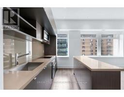 405 - 111 St Clair Avenue W, Toronto, ON M4V1N5 Photo 10