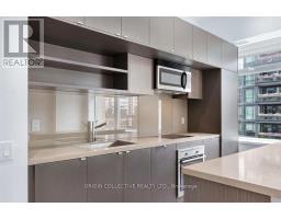 405 - 111 St Clair Avenue W, Toronto, ON M4V1N5 Photo 11