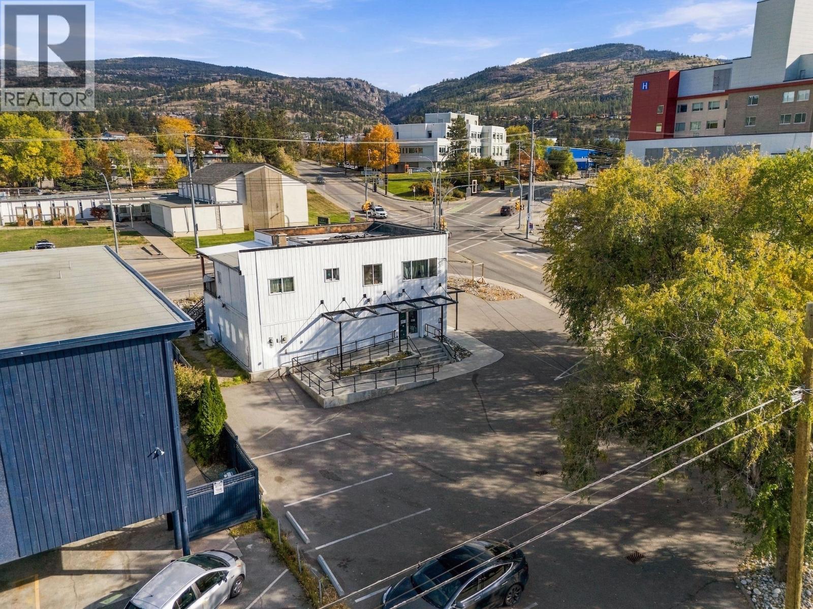 595 Carmi Avenue, Penticton - Image 1