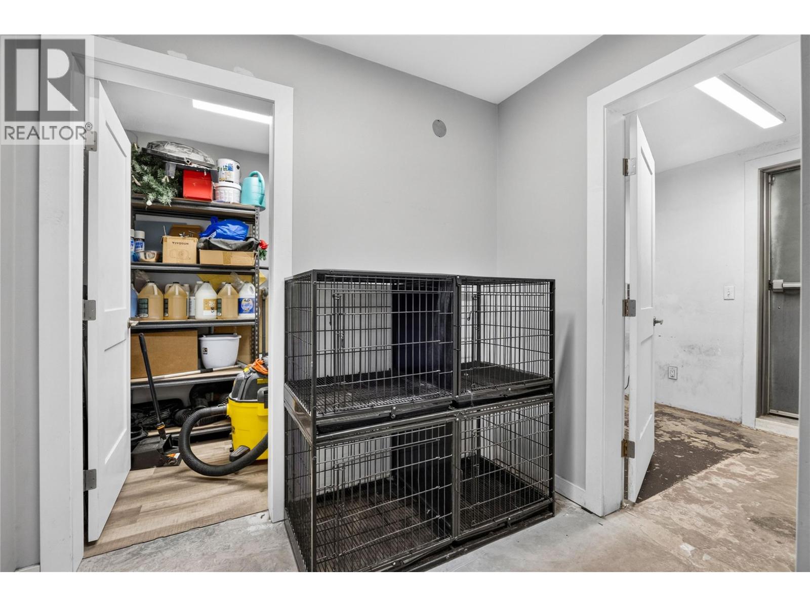  595 Carmi Avenue, Penticton - Image 1