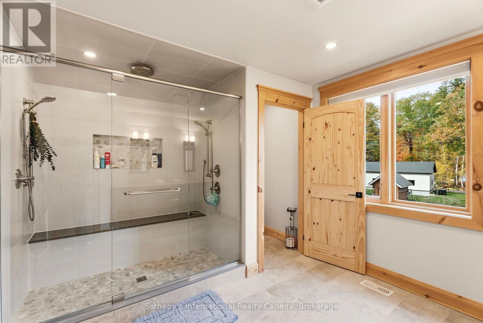 1935 Mcleod Drive, Severn photo 25