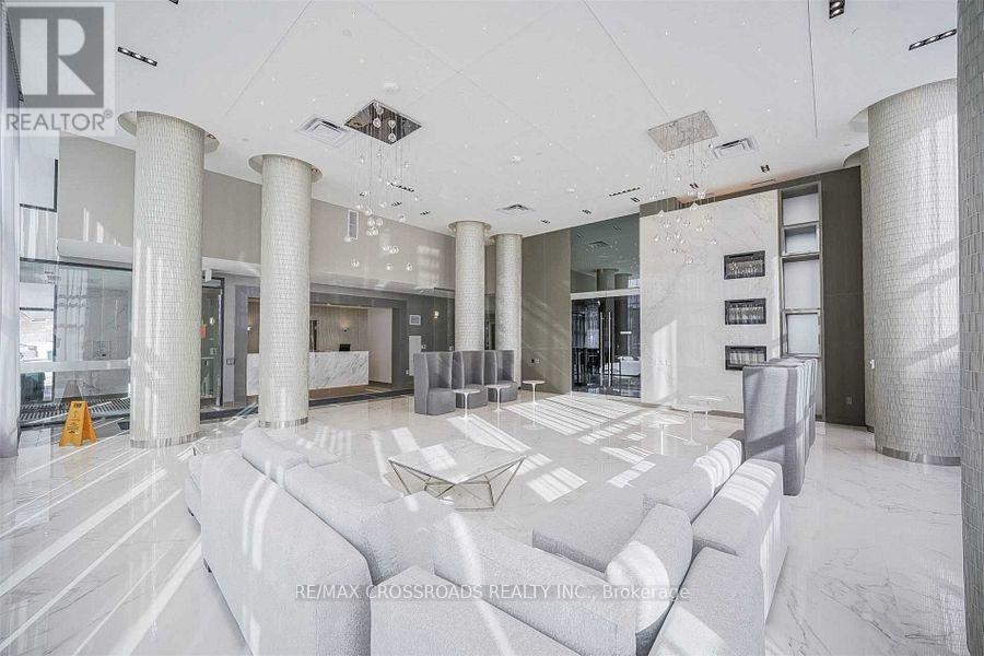 1608- 75 Oneida Crescent, Richmond Hill, ON photo 3