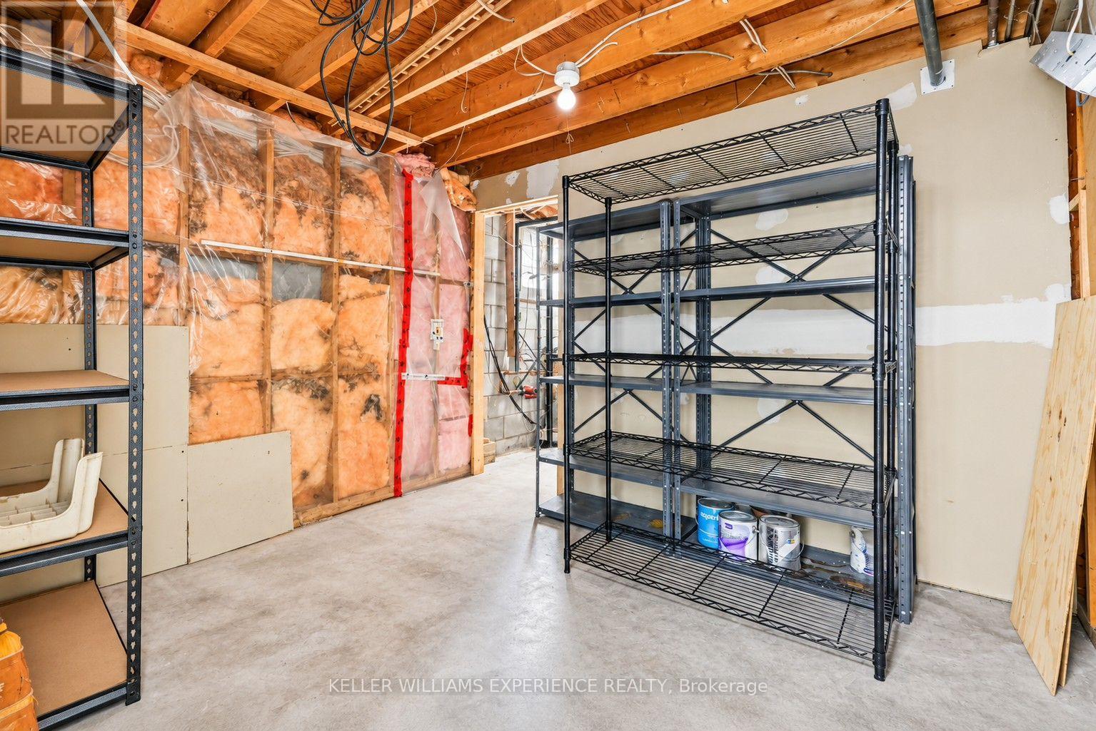 861 JOHN STREET - 47
