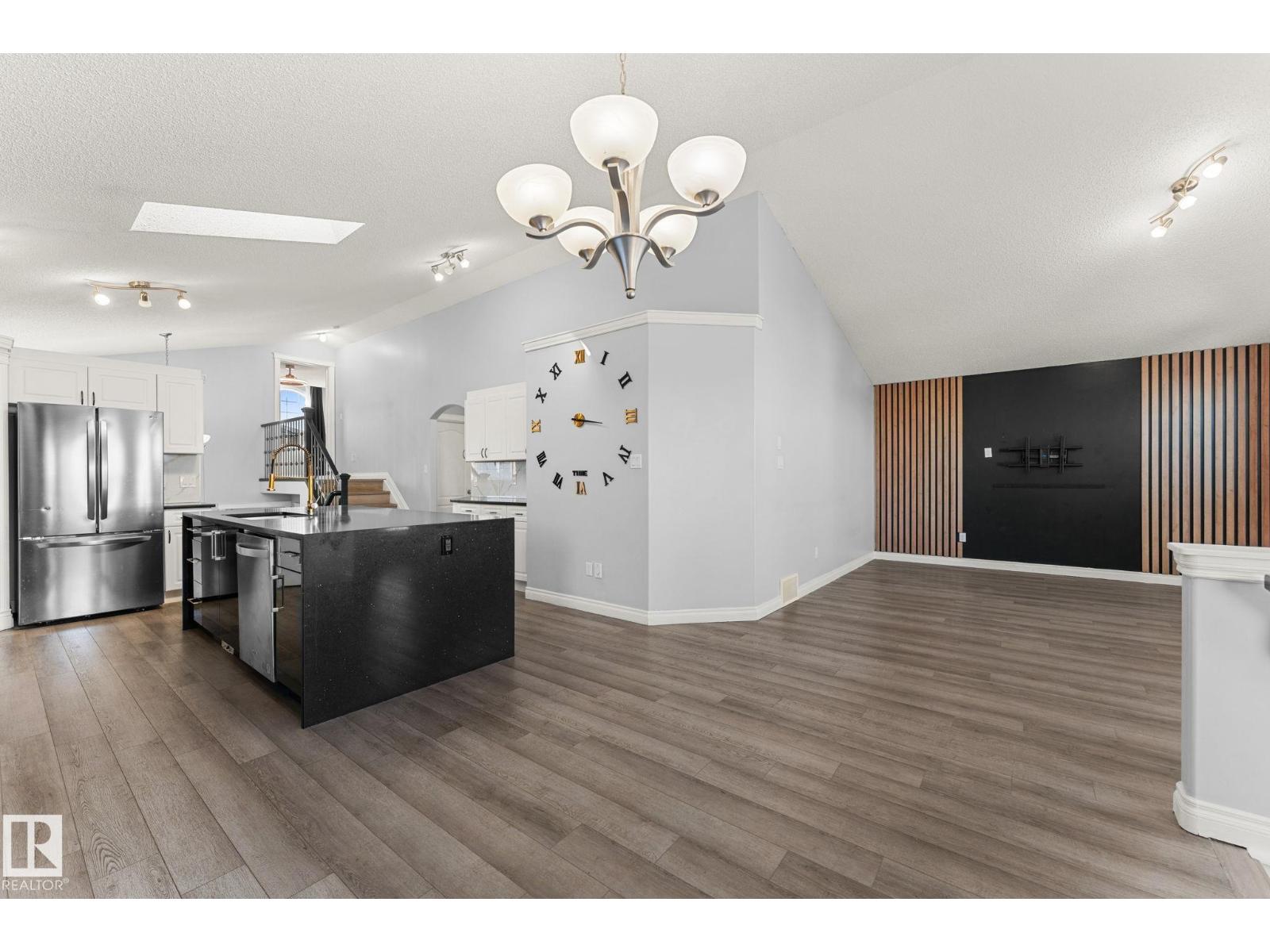 15407 47 St NW NW, photo 15