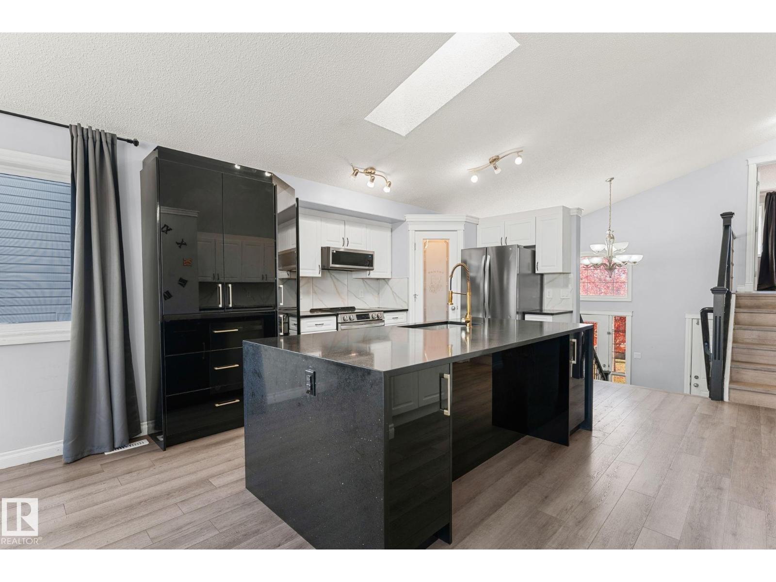 15407 47 St NW NW, photo 9