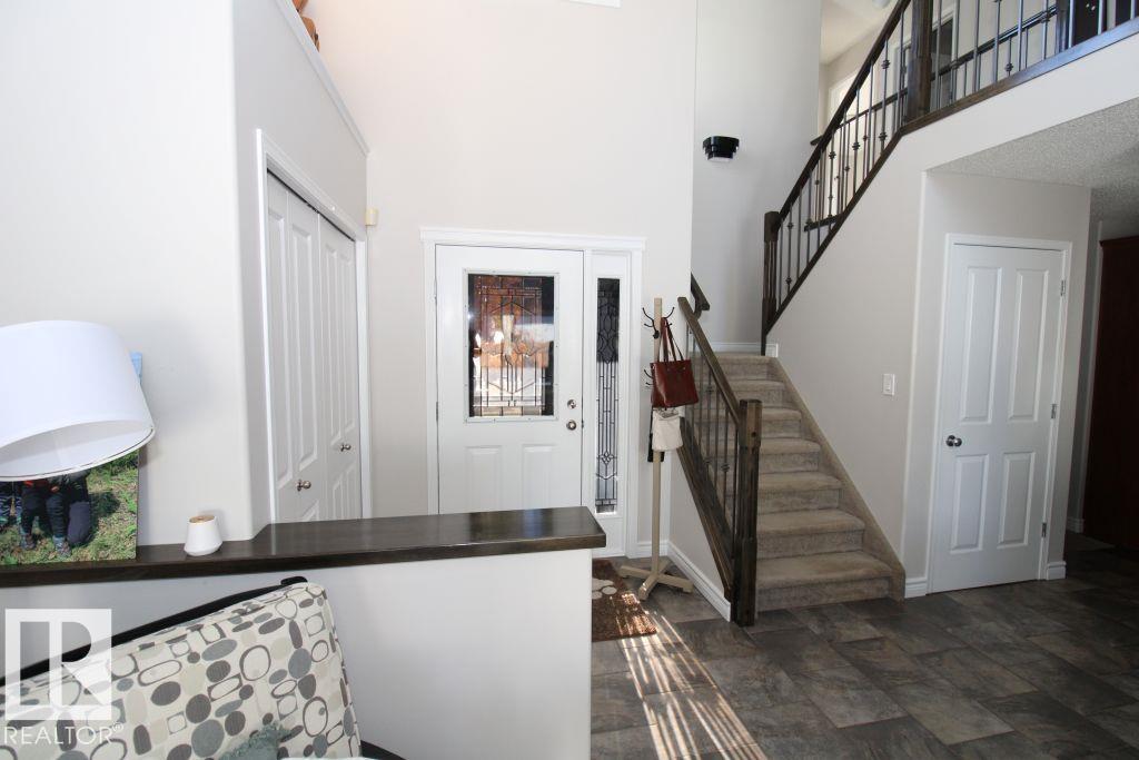 13 DARTMOUTH CR, St. Albert — photo 2