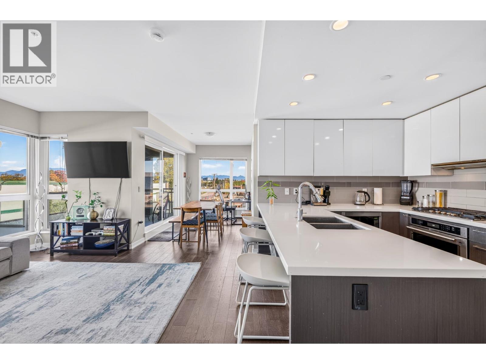 305 7008 RIVER PARKWAY, Richmond - Image 1