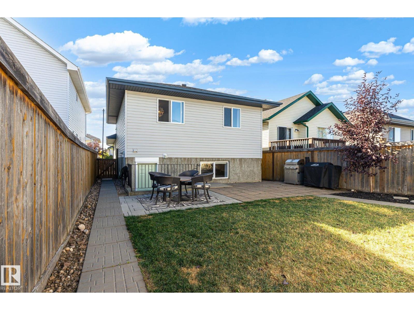 1908 36 AV NW, Edmonton — photo 31