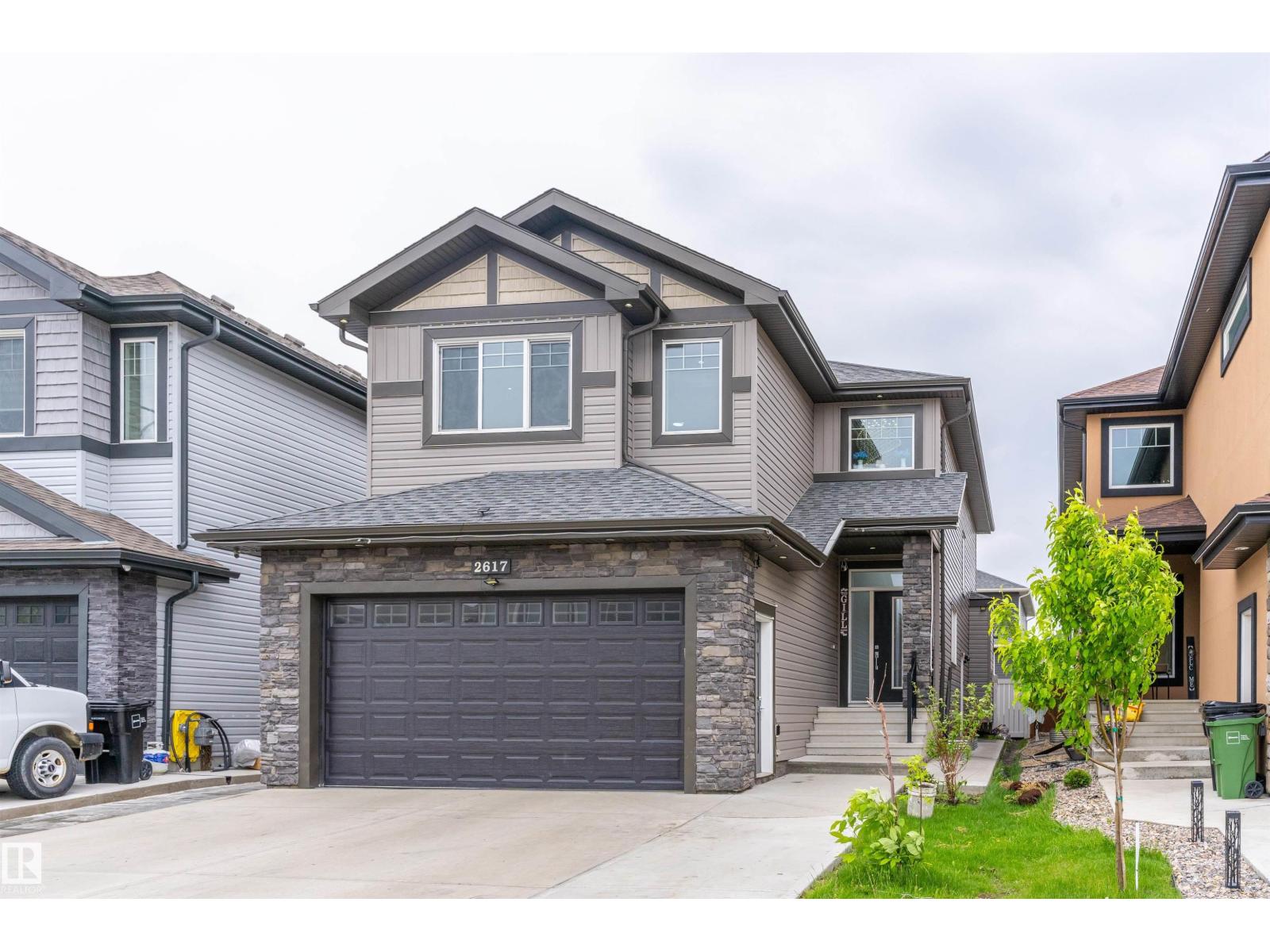 2617 21a AV NW, Edmonton — photo 2
