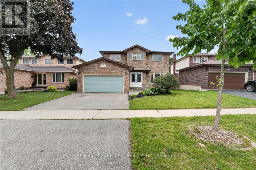 2450 Overton Drive, Burlington, ON photo 2