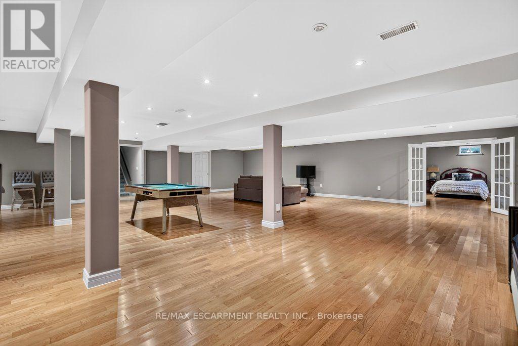 9 Harrington Place, Hamilton, ON photo 32