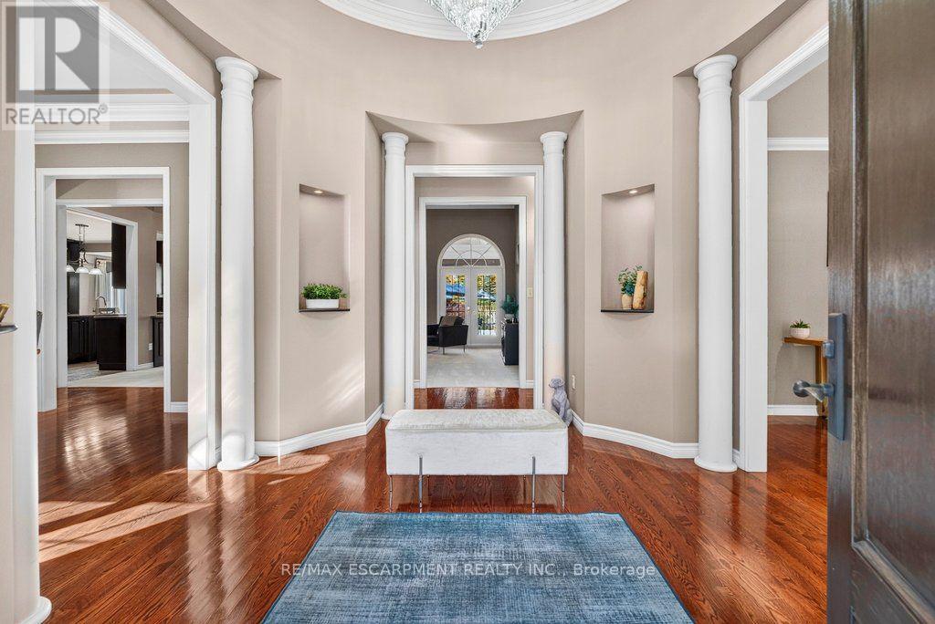 9 Harrington Place, Hamilton, ON photo 5