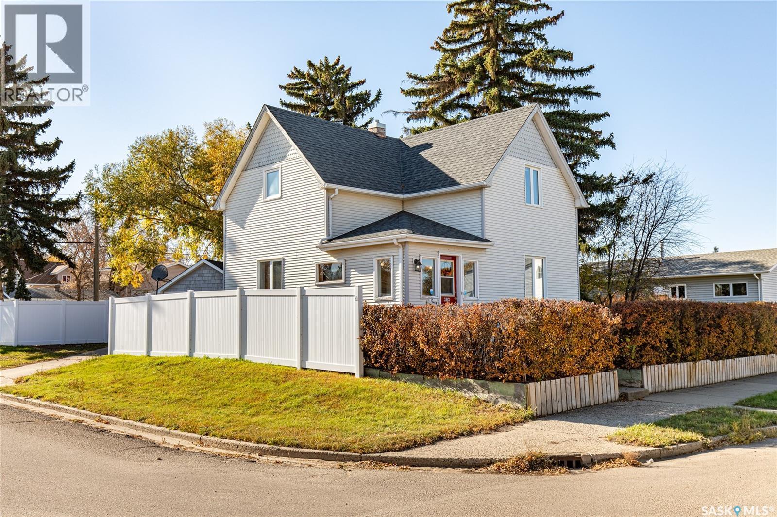 303 Lillooet STREET W, Moose Jaw
