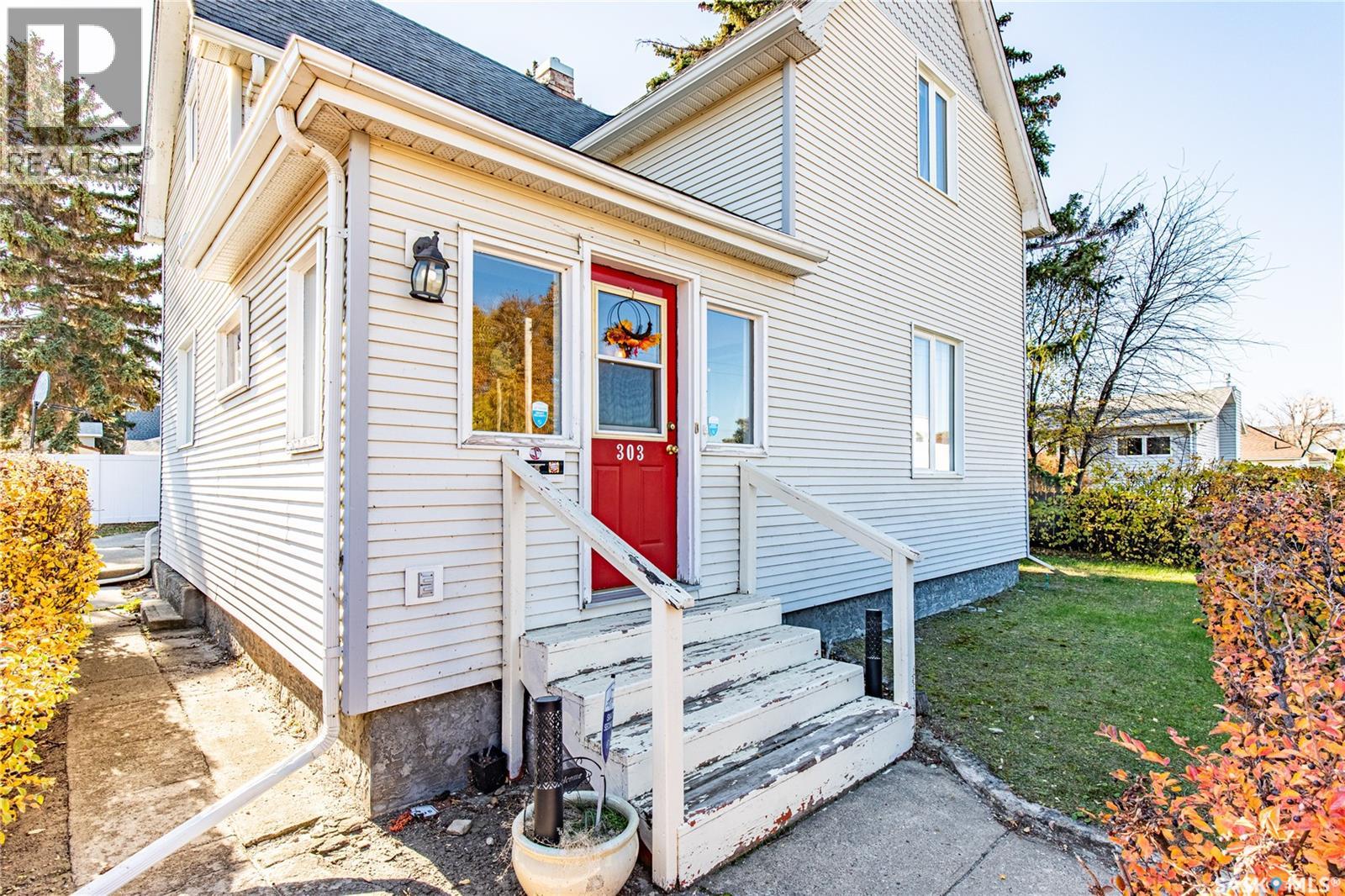 303 Lillooet STREET W, Moose Jaw — photo 2