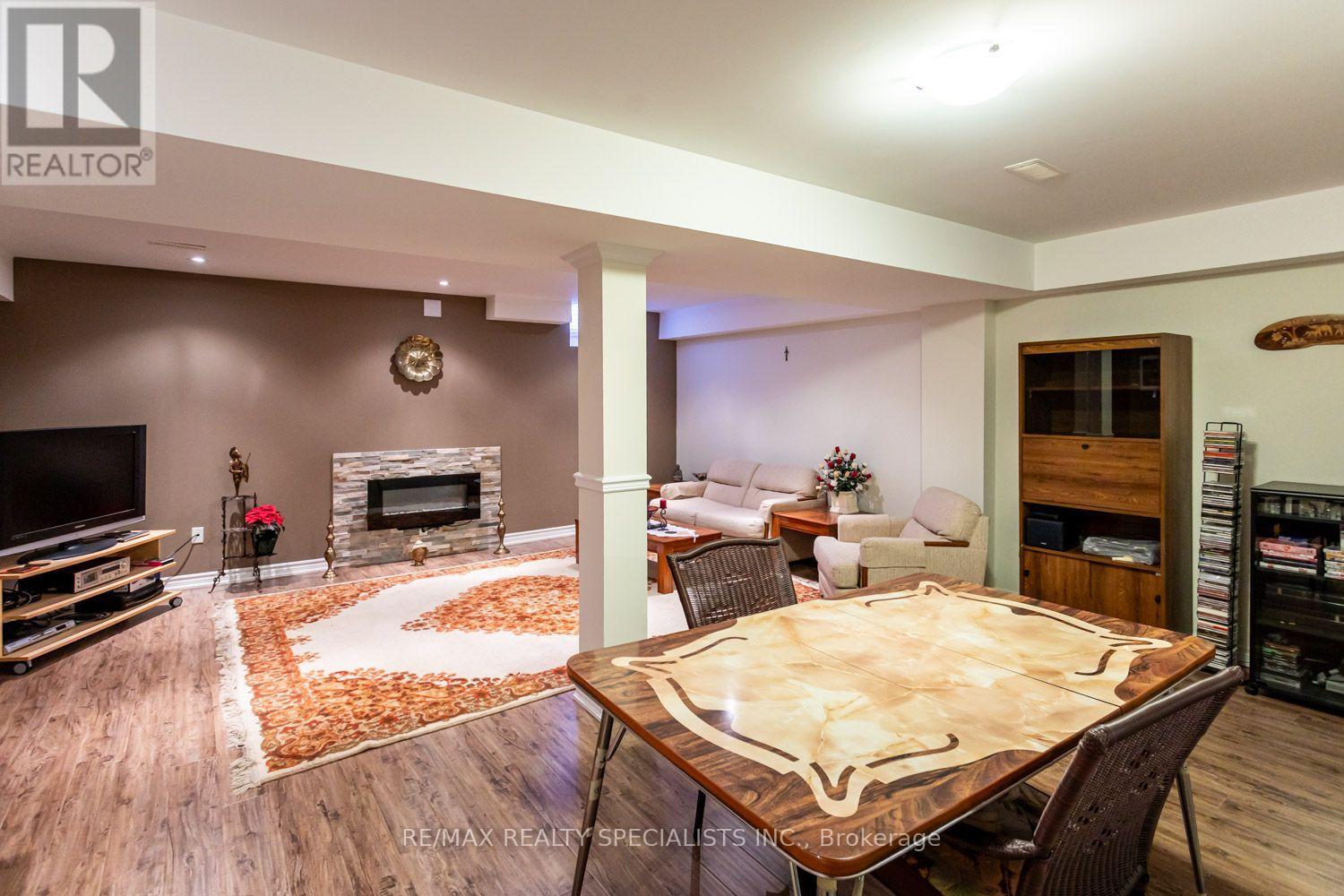 3428 Stoney Crescent, Mississauga, ON photo 2