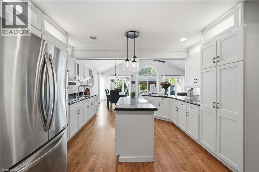 2101 EDINBURGH Drive, Burlington — photo 5
