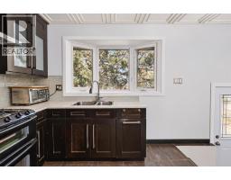 Kitchen - 4832 Worcester Drive Sw, Calgary, AB T3C3L6 Photo 11