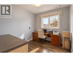 4832 Worcester Drive Sw, Calgary, AB T3C3L6 Photo 16