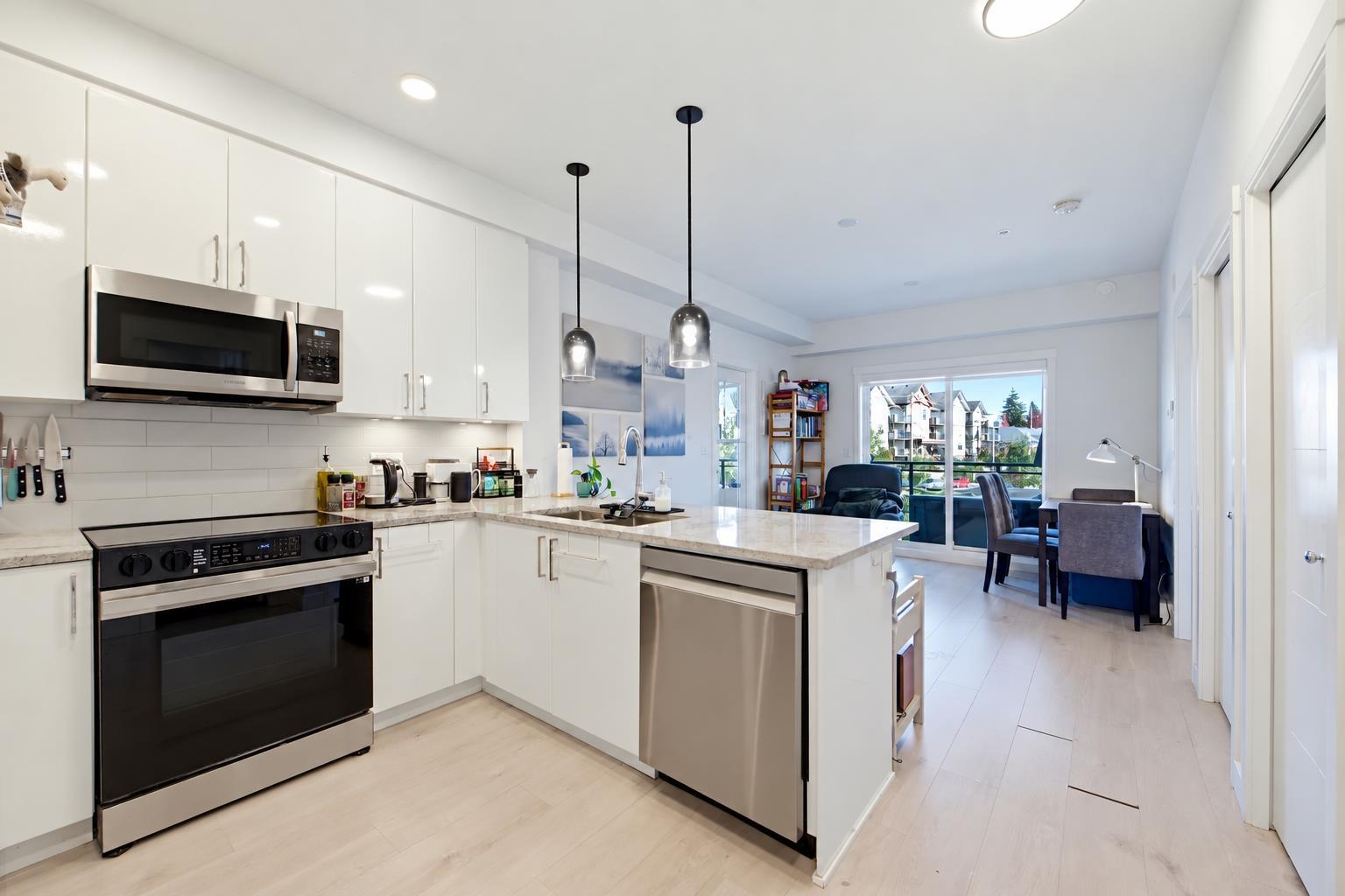 215 5504 BRYDON CRESCENT, Langley - Image 1