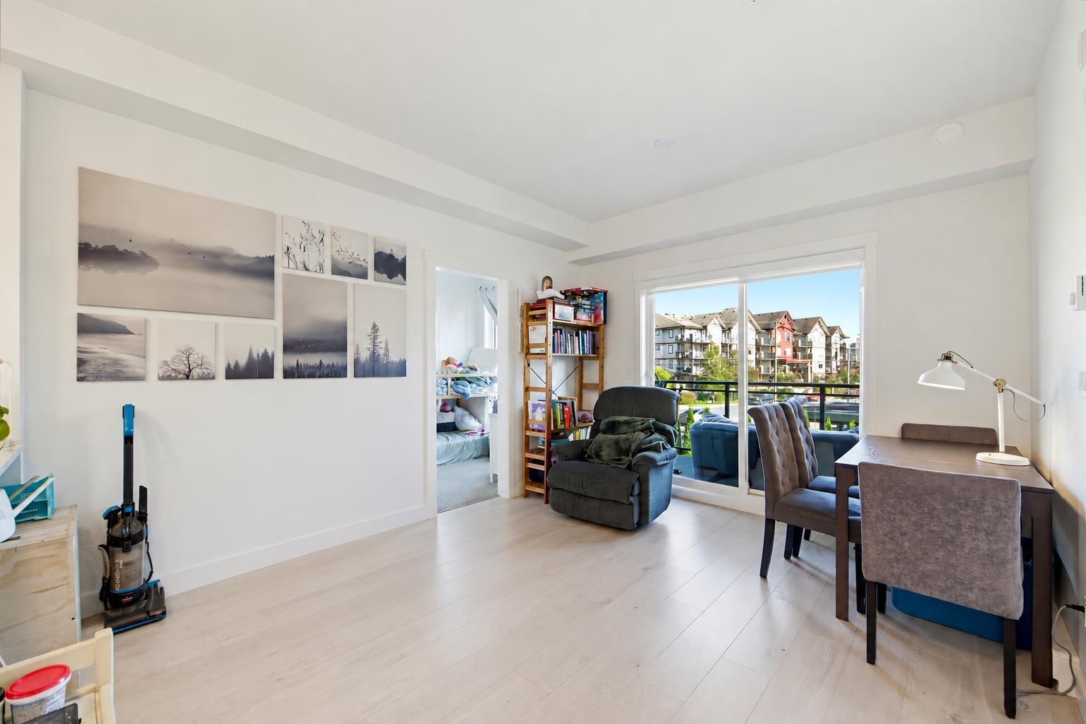 215 5504 BRYDON CRESCENT, Langley - Image 1