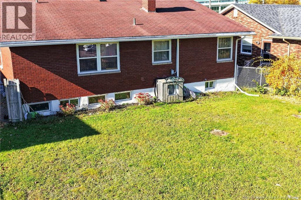 129 Walsh Street photo 5