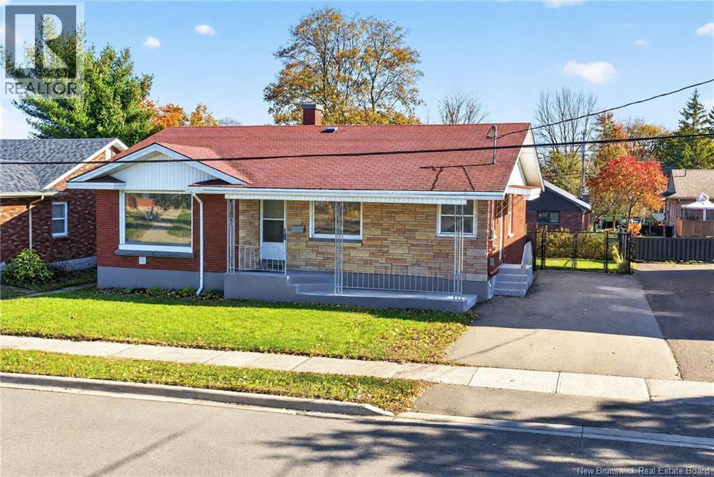 129 Walsh Street photo 2