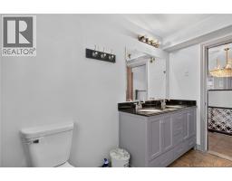129 Walsh Street, photo 22