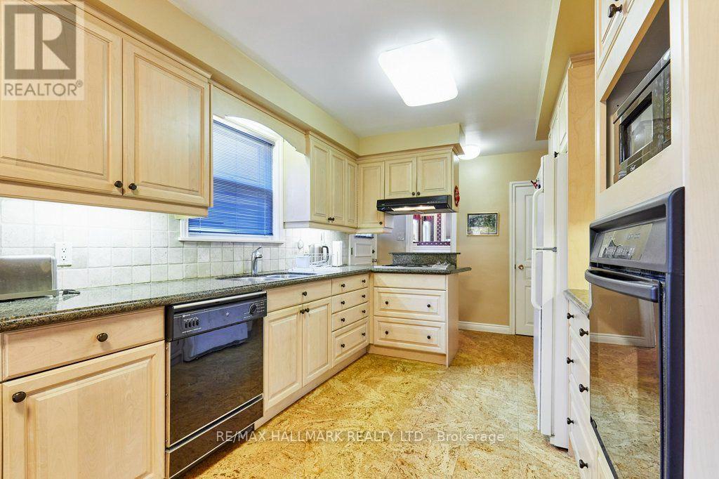 11 Feldbar Court, Toronto, ON photo 14