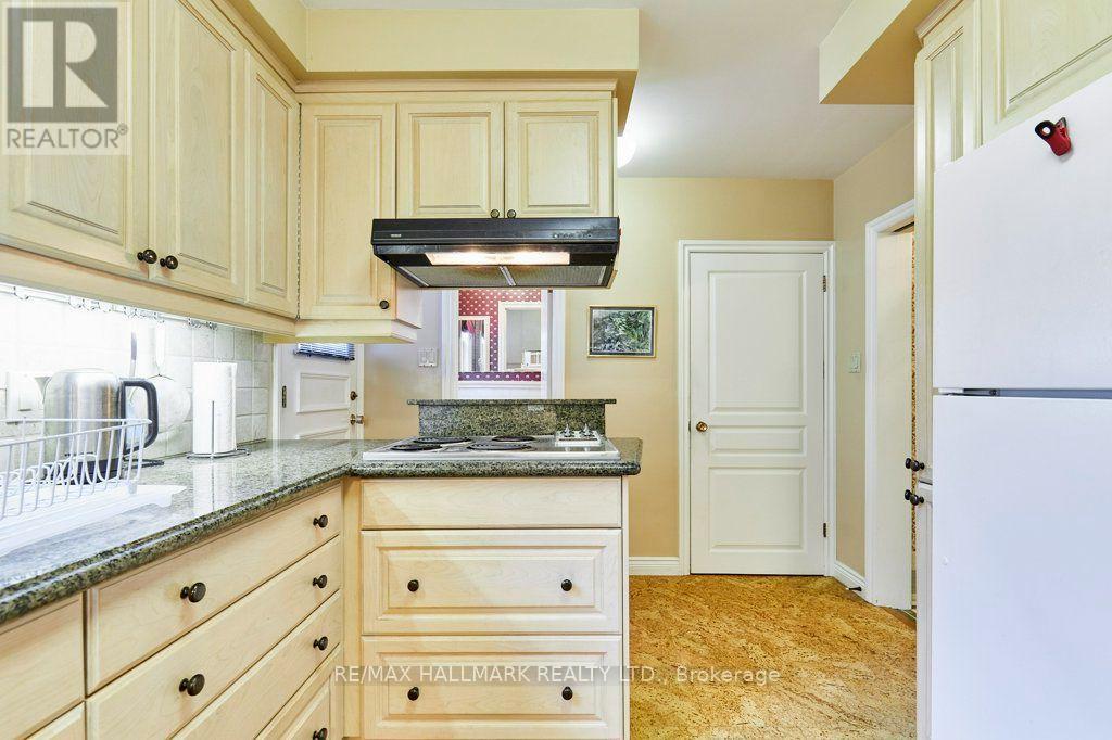11 Feldbar Court, Toronto, ON photo 15